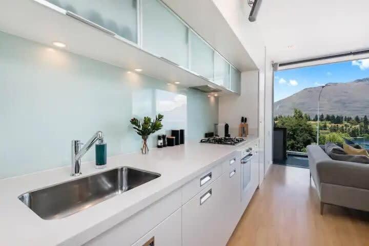Luxury Lake View - 1 Bedroom ควีนส์ทาวน์ ภายนอก รูปภาพ