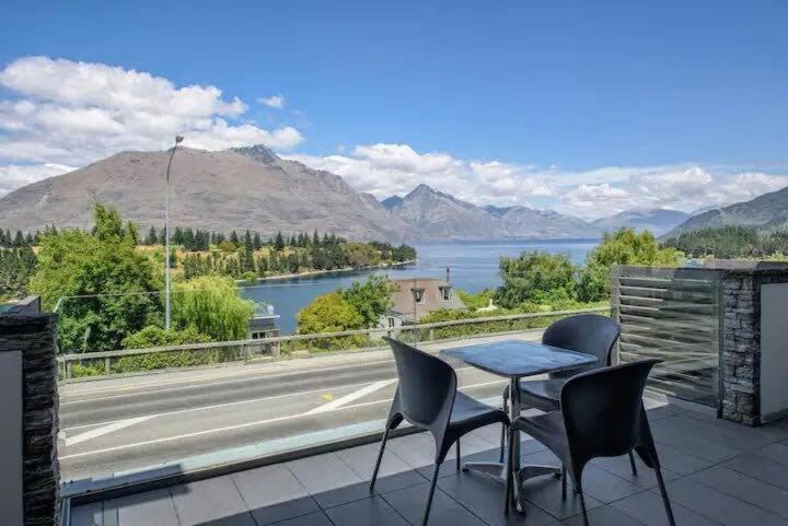 Luxury Lake View - 1 Bedroom ควีนส์ทาวน์ ภายนอก รูปภาพ