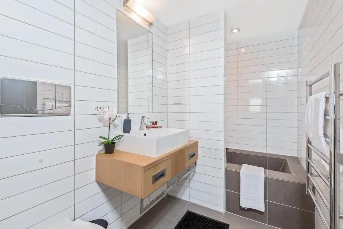 Luxury Lake View - 1 Bedroom ควีนส์ทาวน์ ภายนอก รูปภาพ